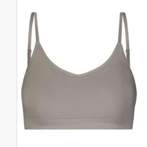 Bundle of 6 Bra Bar Soft Multiway Convertible Bras Small Fits 28-30 A-DDD in Ash